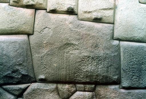 Piedra de los 12 ángulos