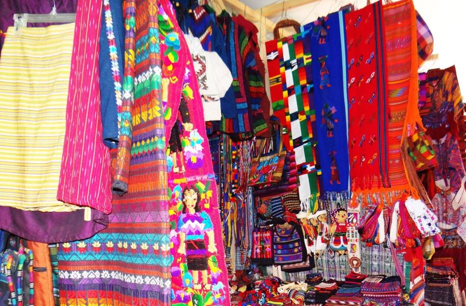 Mercado artesanal de Aguas Calientes
