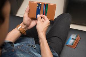 Bolsos y billeteras: cómo elegir los accesorios que combinan con todo