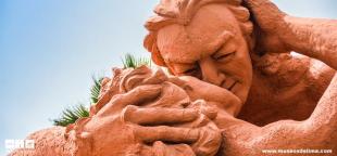 Imagen Escultura El Beso